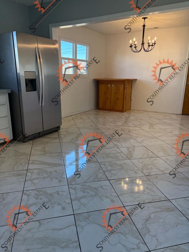 Building Photo - 3 Bed 2 Bath House