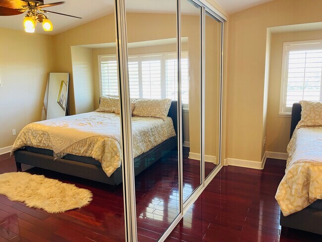 Building Photo - 92-1498 Aliinui Dr