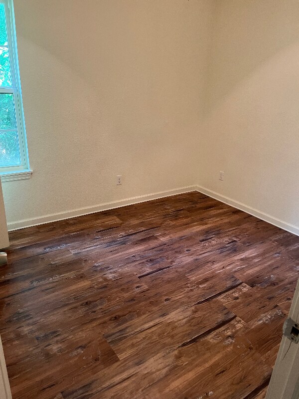 Building Photo - 513 W 2nd St