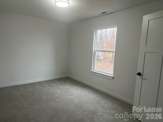 Building Photo - 2287 9th Ave Dr NE