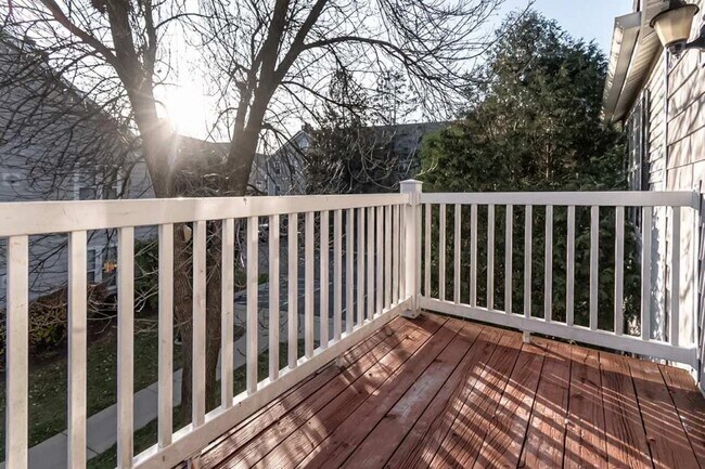 Building Photo - 905 Harbor House Dr. #8