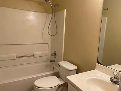 Building Photo - Home For Rent