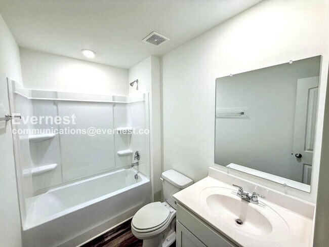 Building Photo - 241 Koslin Lp