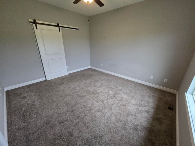 Building Photo - Spacious 5 Bedroom • 3 Bathroom Home in US...