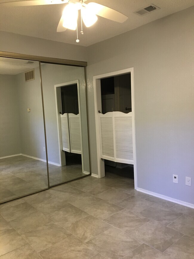 Building Photo - 3117 Sondra Dr