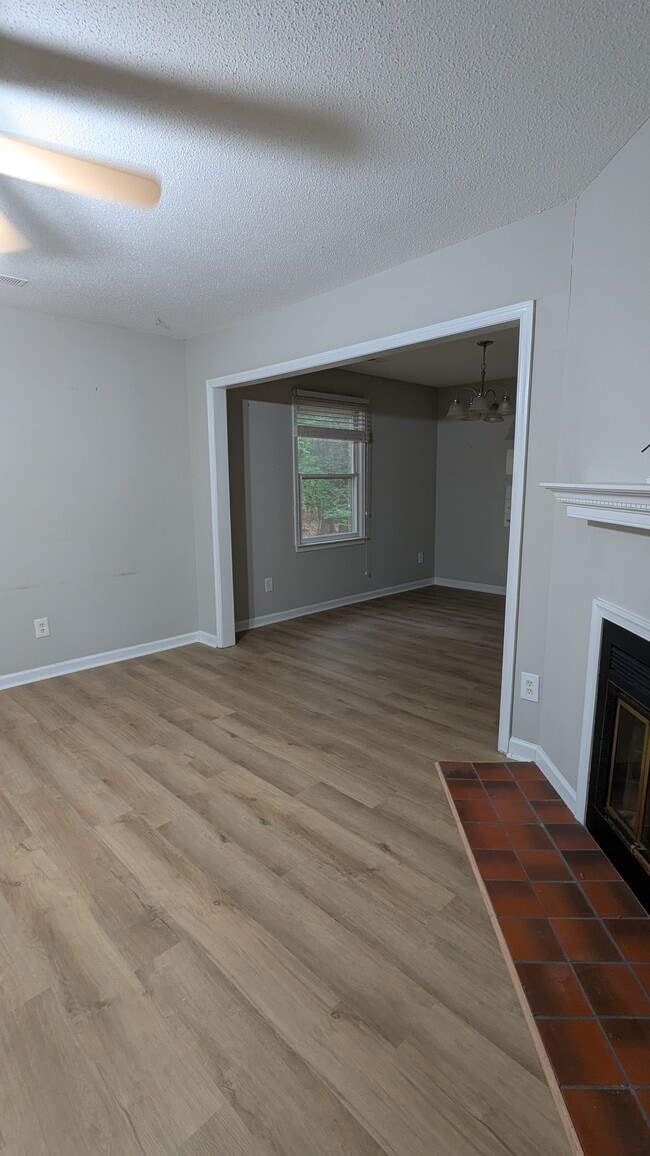 Building Photo - 55 Candytuff Ln