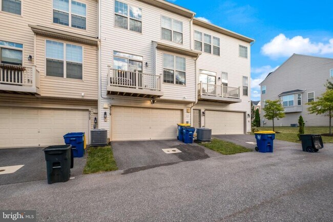 Building Photo - 9519 Smithview Pl