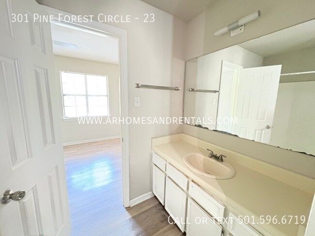 Building Photo - 301 Pine Forest Cir