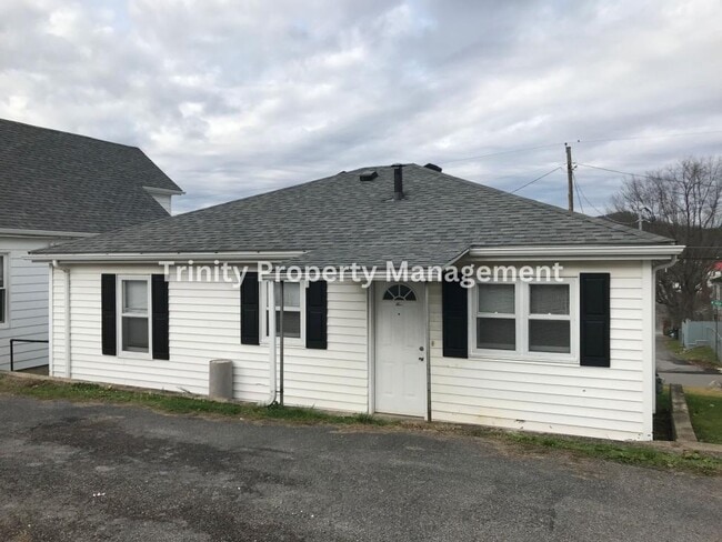 Building Photo - 1297 1/2 N 16th St