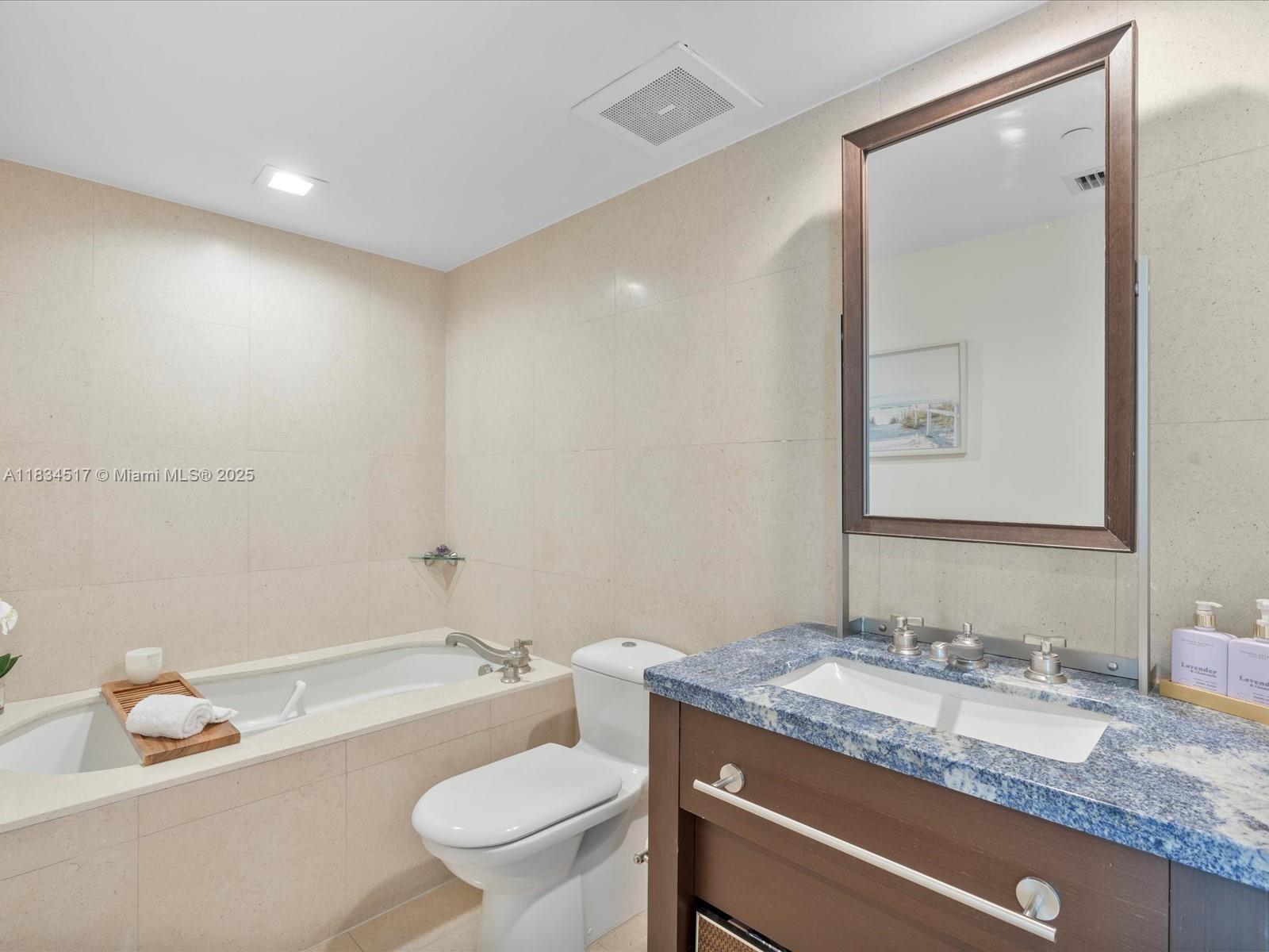 Building Photo - 6801 Collins Ave