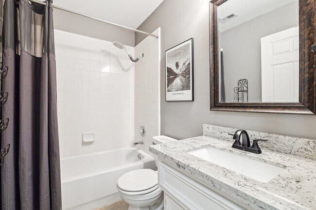 Building Photo - 1138 W 25th St