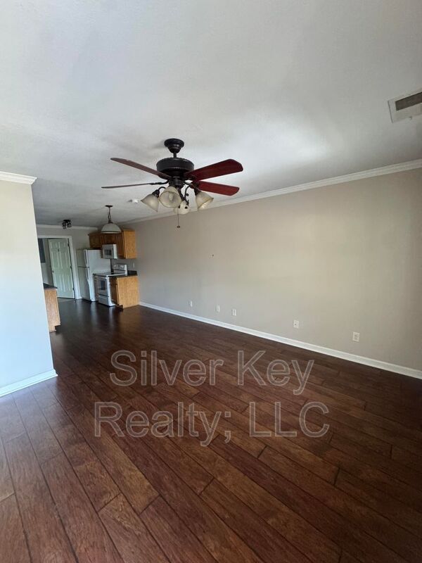 Building Photo - 1515 W Madison Ave