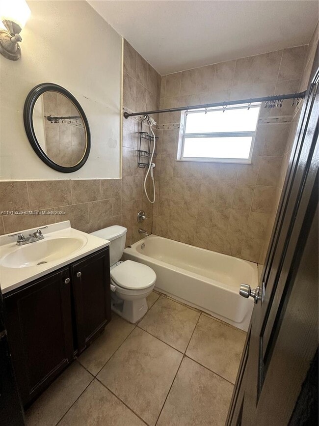 Building Photo - 2421 N 57th Terrace