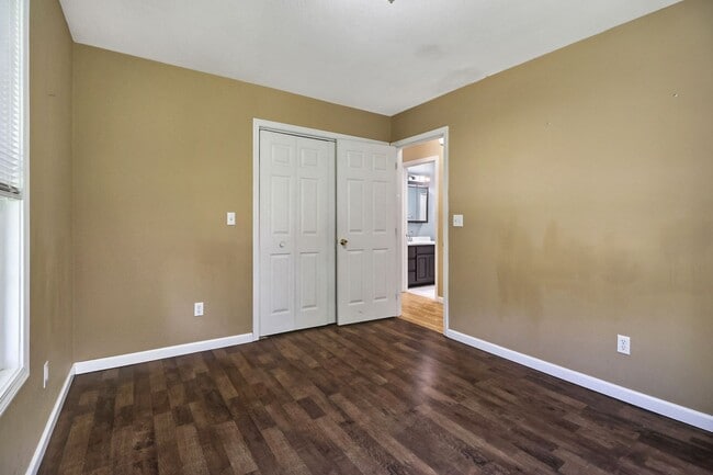 Building Photo - 2 bedroom / 2 bath + bonus room located in...
