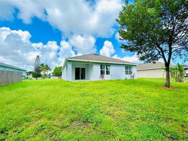 Building Photo - 518 SW Natalie Terrace