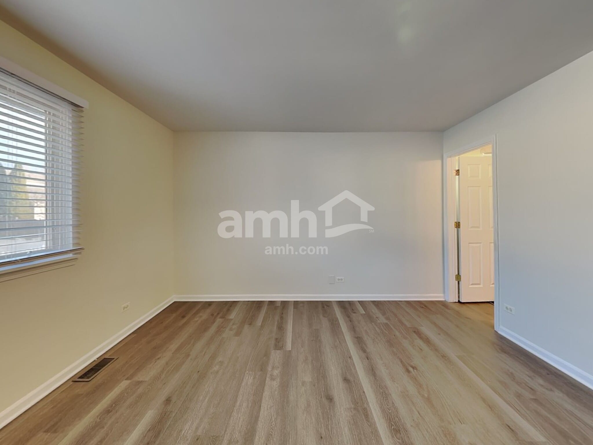 Building Photo - 2012 Primrose Dr