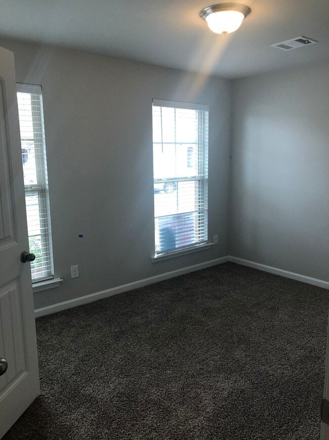 Building Photo - 37085 Rustic Ln