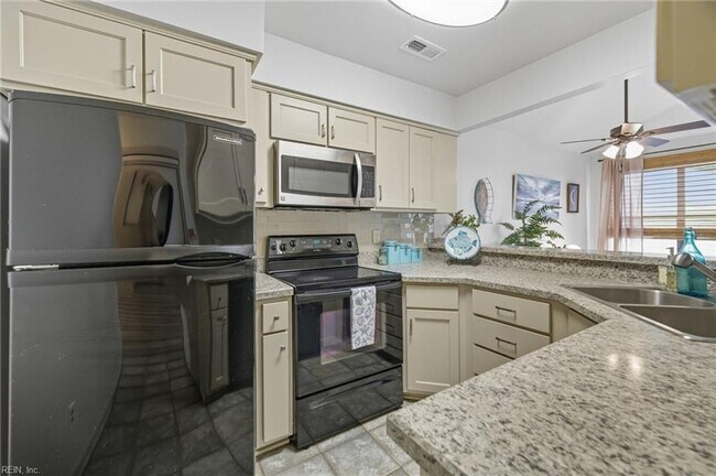 Building Photo - 2416 Loran Ct
