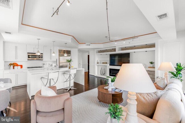 Building Photo - 1111 19th St N