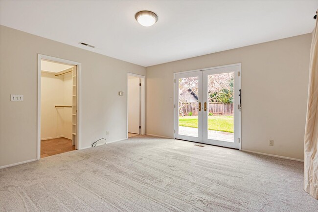 Building Photo - Awesome Quiet Cul-de-sac in Menlo Park