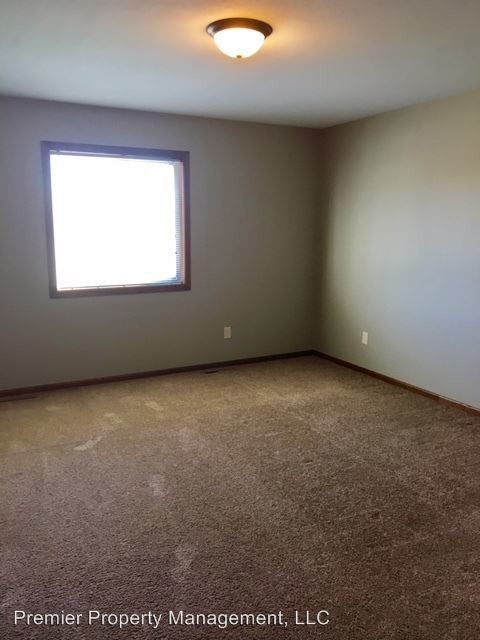 Building Photo - 2125 Liberty Glen Loop