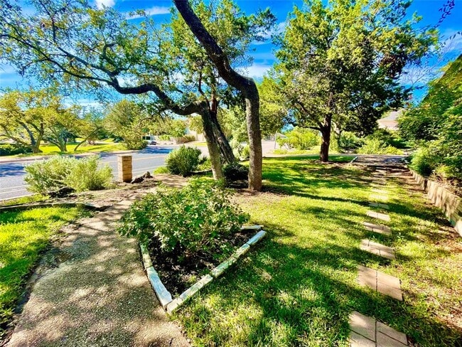 Building Photo - 6208 Lost Horizon Dr