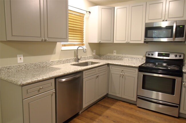 Building Photo - 508 Julie Ln