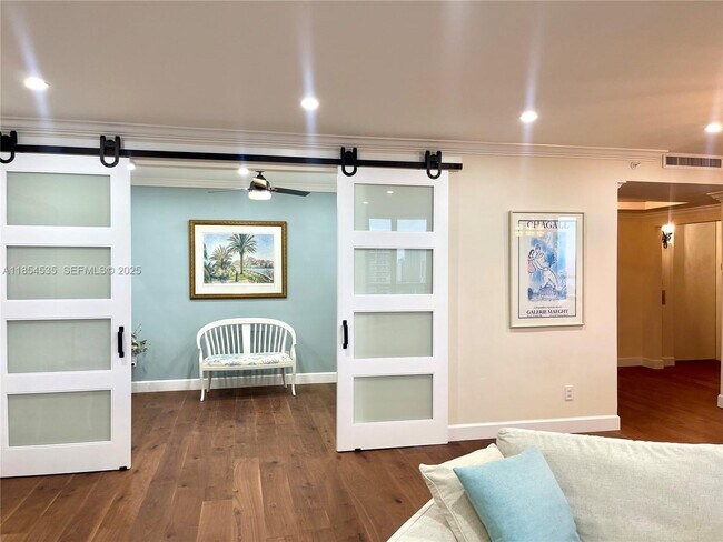 Building Photo - 21050 Point Pl