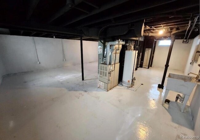 Building Photo - 1761 E Milton Ave