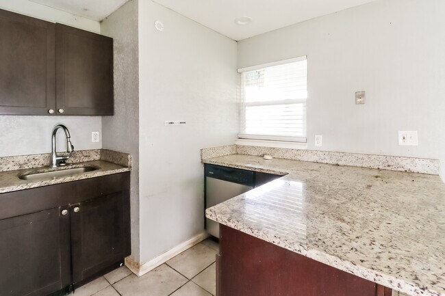 Building Photo - 4705 King Cole Blvd