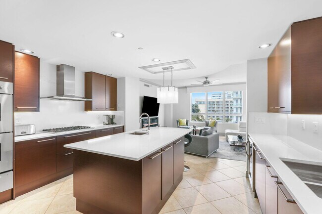 Building Photo - 3800 N Ocean Dr