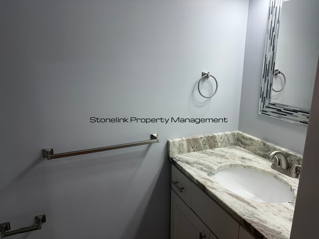 Building Photo - 110 Hudson St