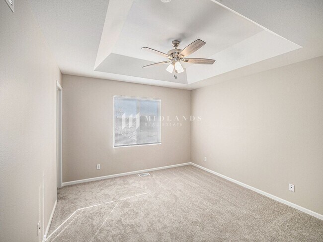 Building Photo - Springhill Multi-Level