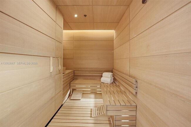 Building Photo - 175 SE 25th Rd