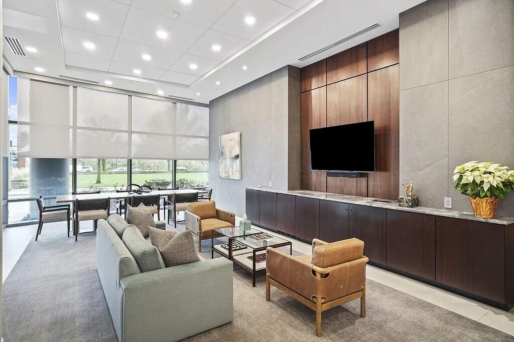 Main lobby - 300 W Spring St