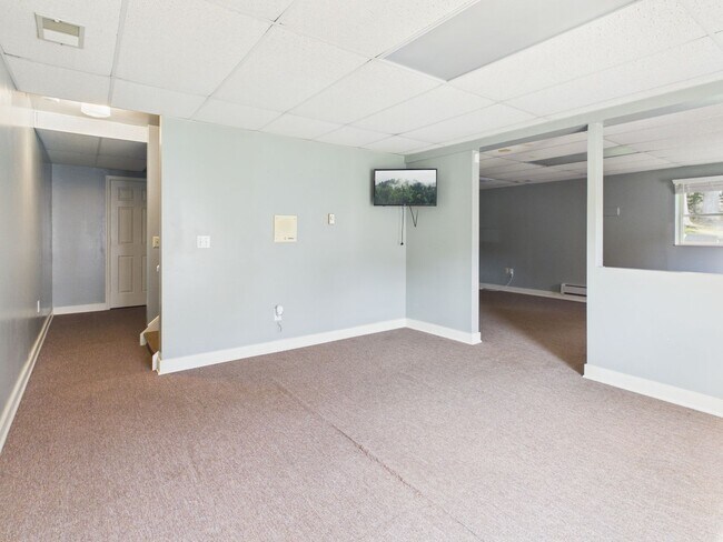Building Photo - 6118 Walnut Landing Way