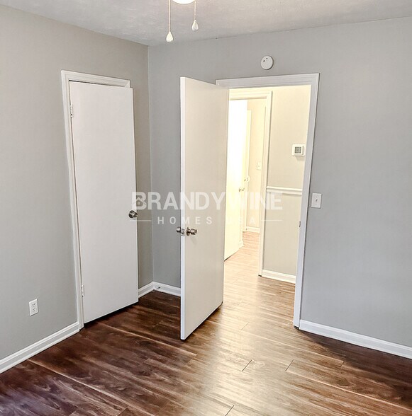 Building Photo - 3310 S Whisper Dr