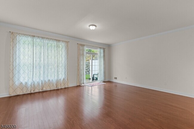 Building Photo - 52 Parkside Dr