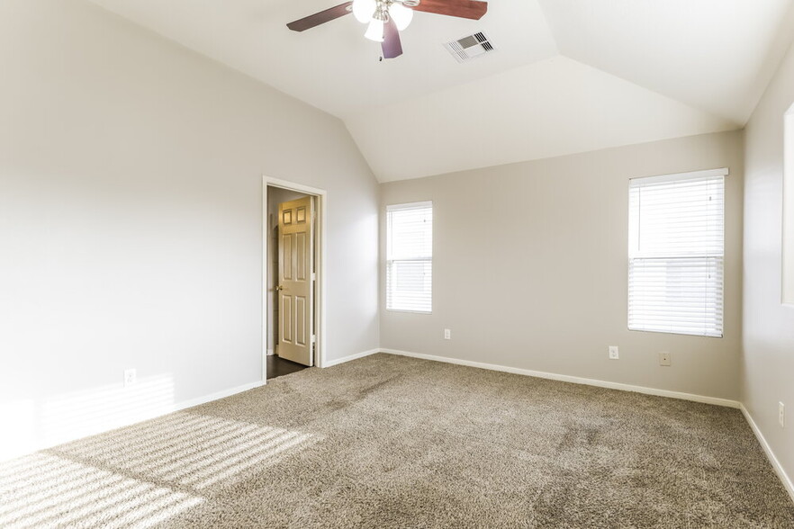 Building Photo - 16728 Foursquare Dr