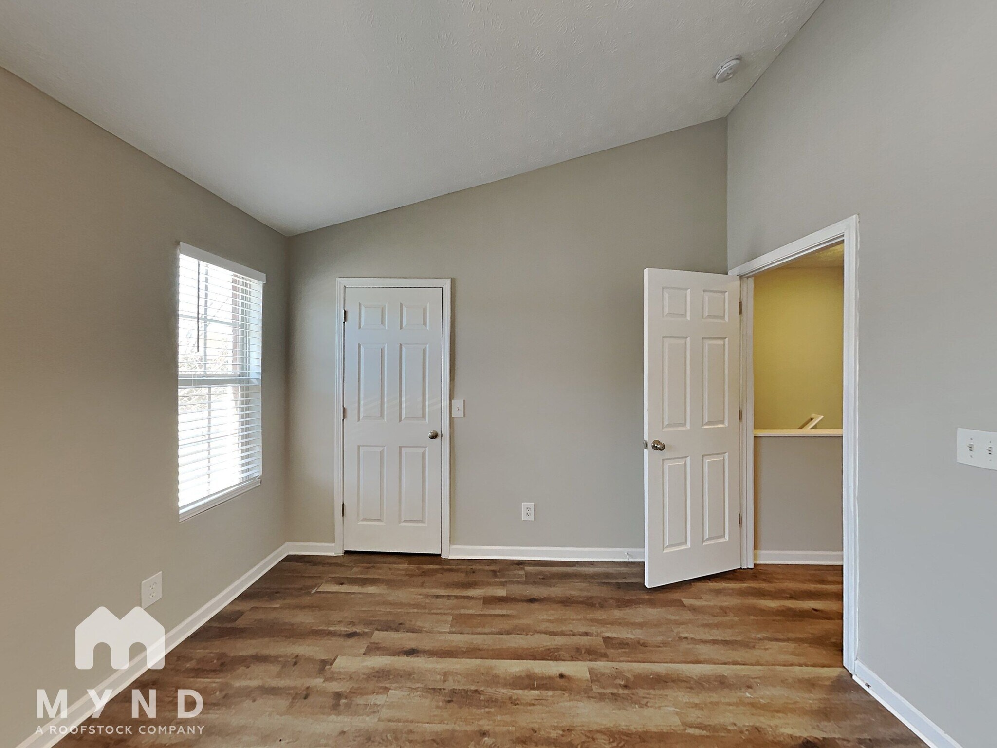 Building Photo - 5757 Strathmoor Manor Cir