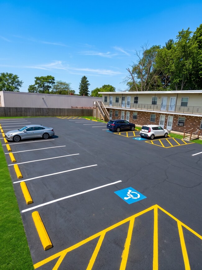 Building Photo - LIMITED TIME SUMMER OFFER! FREE RENT FOR YOUR FIRST MONTH! 1 Bedroom Apartment unit in Anderson A...