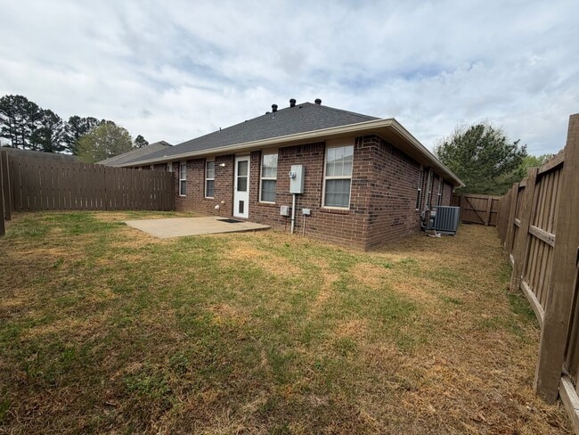 Building Photo - ***1584 Willowbrook Drive***