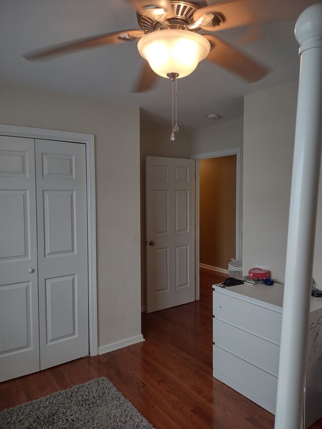 Building Photo - Outstanding FIVE Bedroom Home in Northeast Columbia!