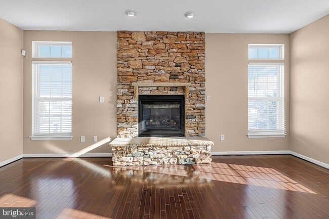 Building Photo - 206 Markham Ct