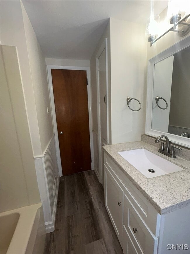 Building Photo - 3 Wills Dr