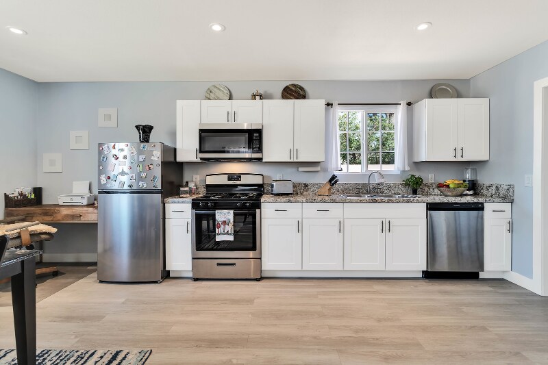 Building Photo - 6122 Panorama Rd