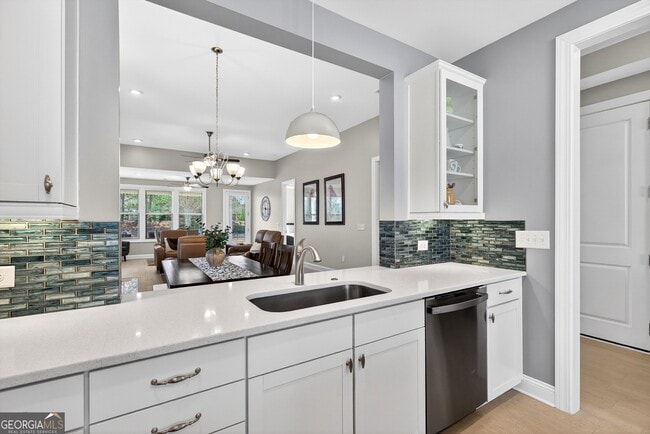 Building Photo - 133 Iron Oak Dr