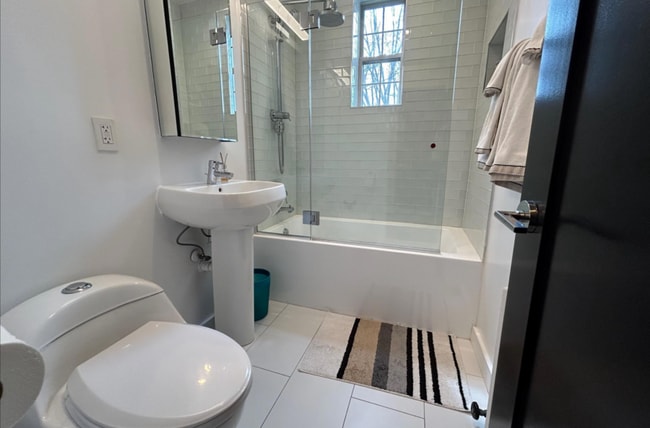 Building Photo - 939 Longfellow St NW