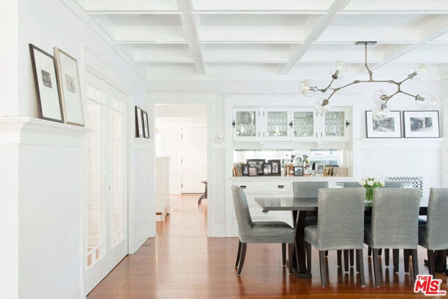 Building Photo - 147 Fraser Ave