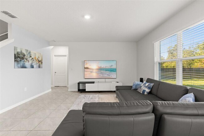 Building Photo - 747 Lazio Cir